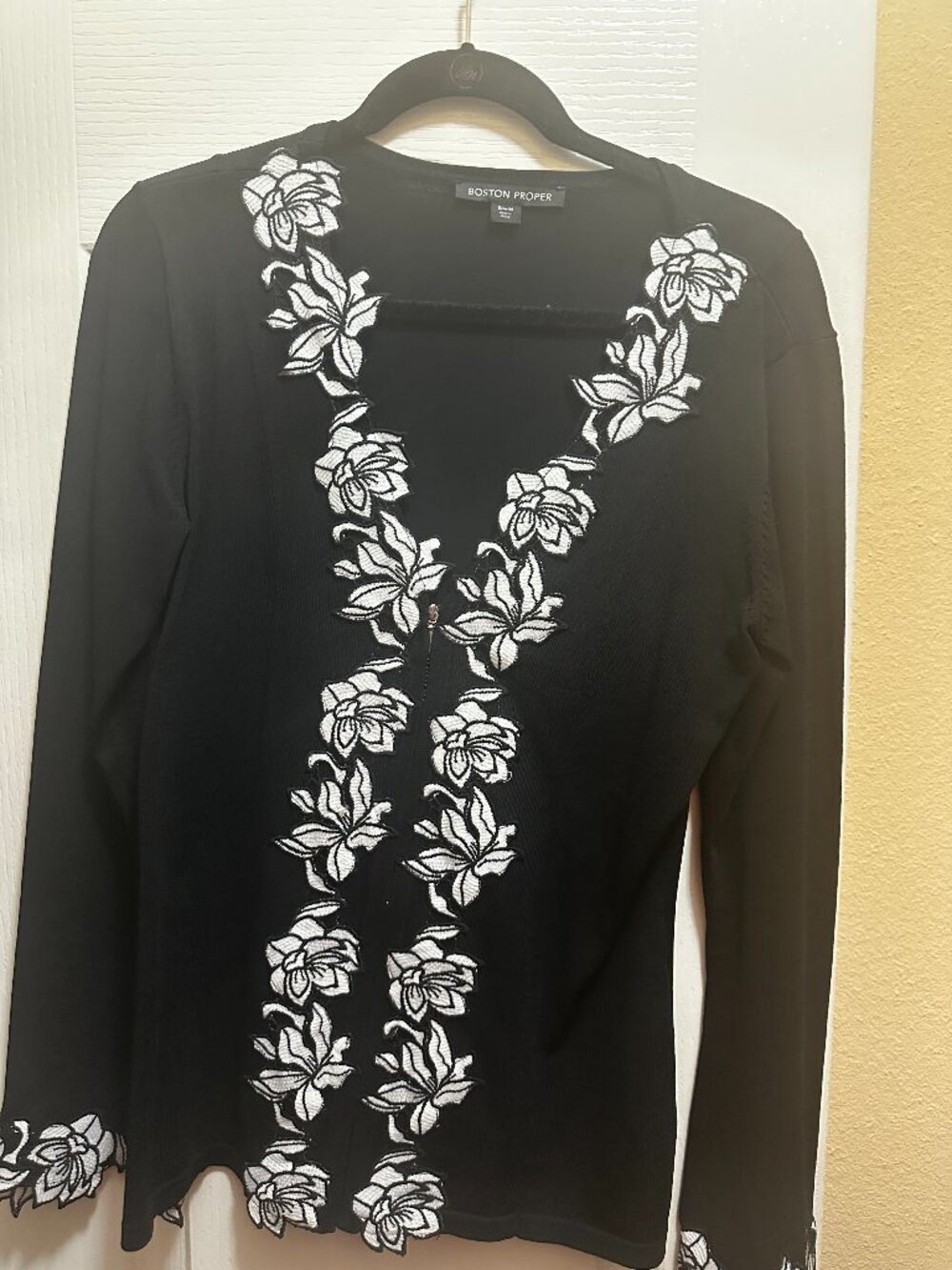 Boston Proper Black White Floral Embroidered Zip Front Cardigan Medium M